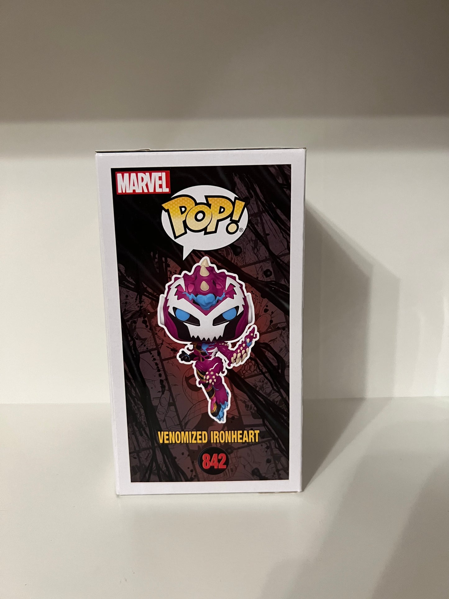 #842 Venomized Ironheart Glow Chase - Marvel