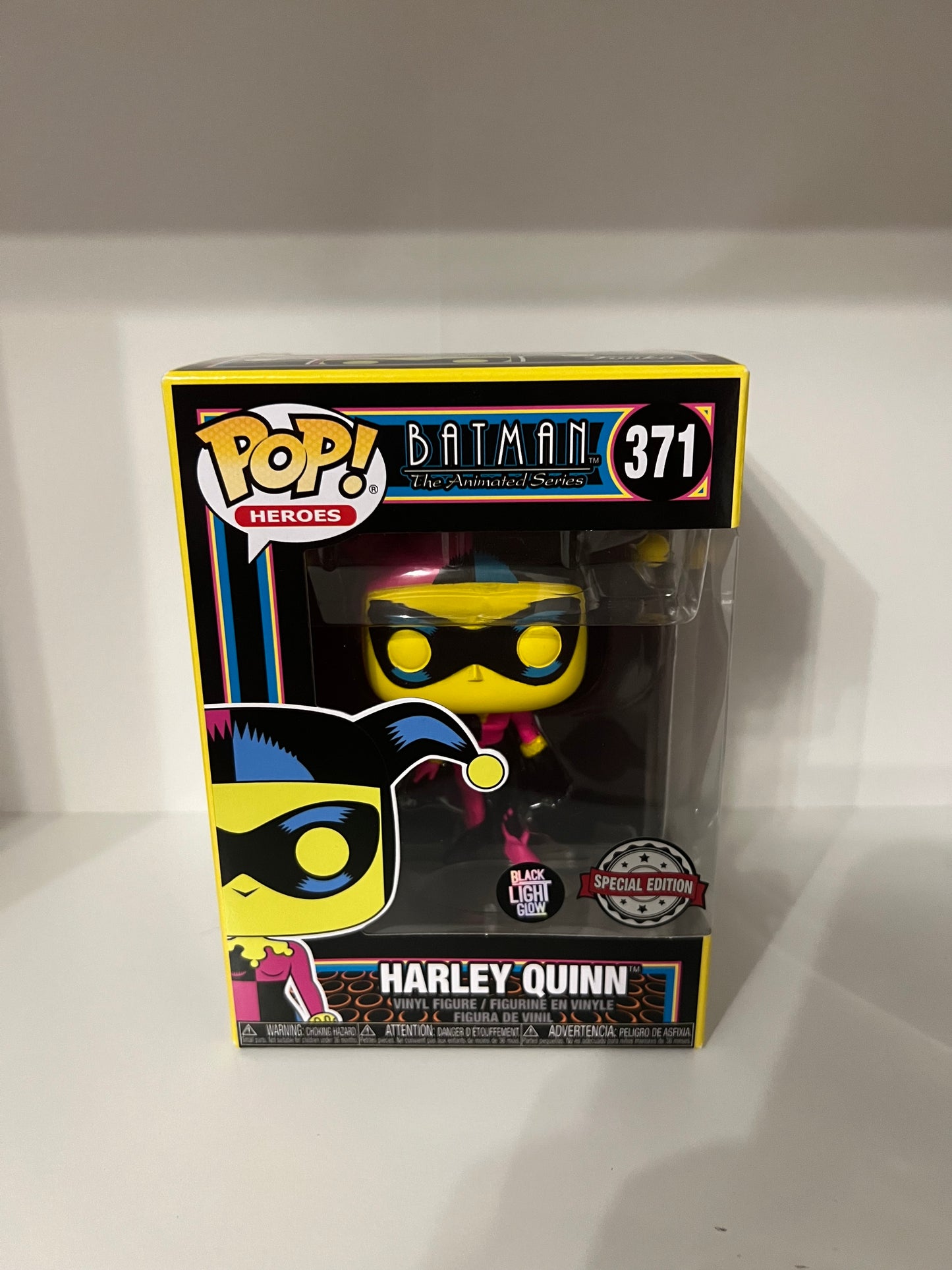 #371  Harley Quinn Blacklight - Batman