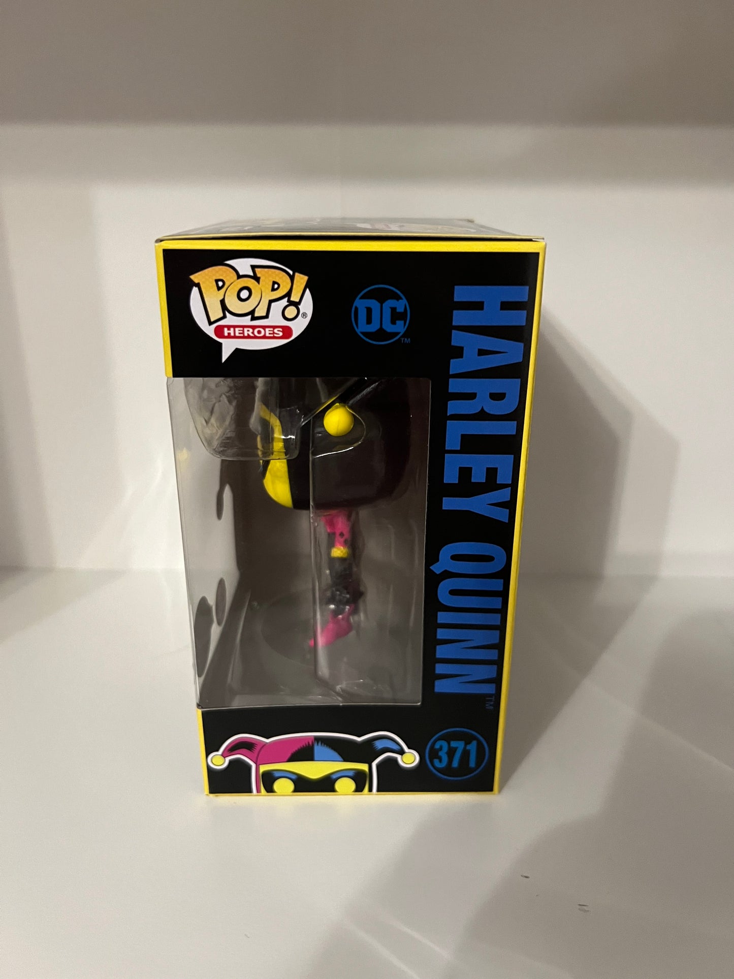 #371  Harley Quinn Blacklight - Batman