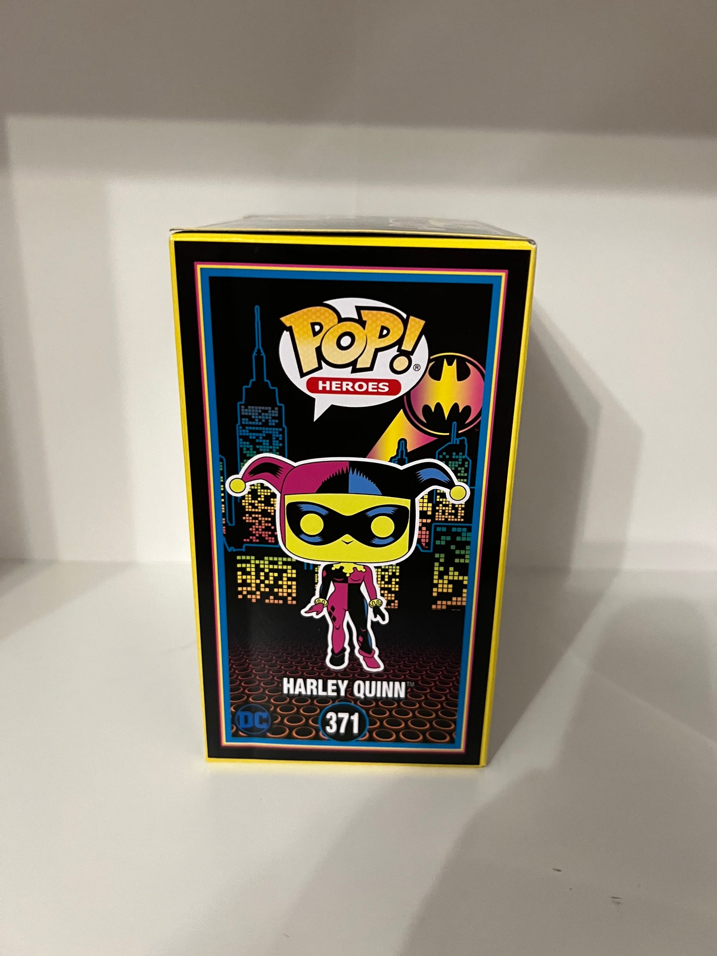 #371  Harley Quinn Blacklight - Batman